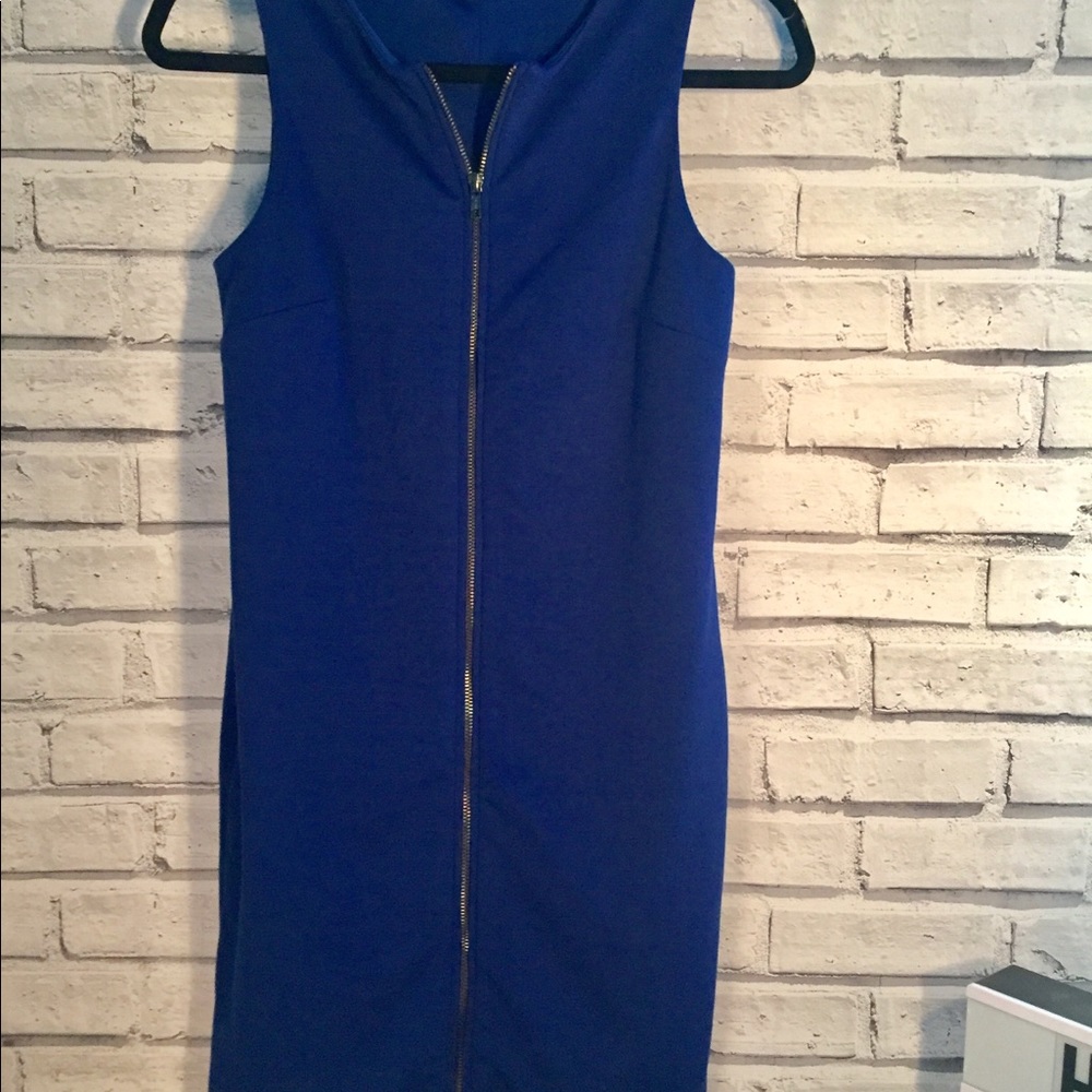 Dress - Picture 3 of 4